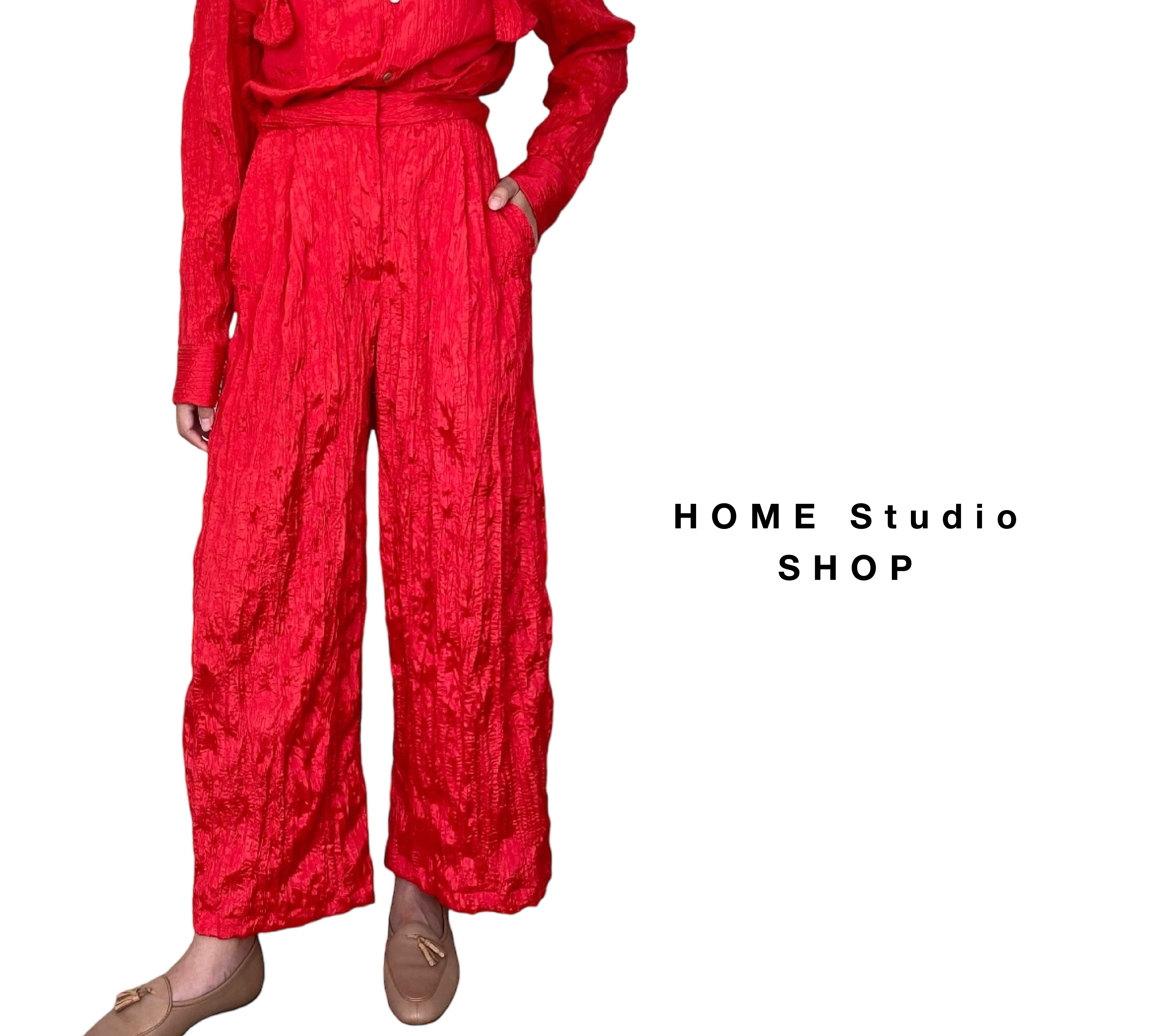 Tailor pants: wrinkled red