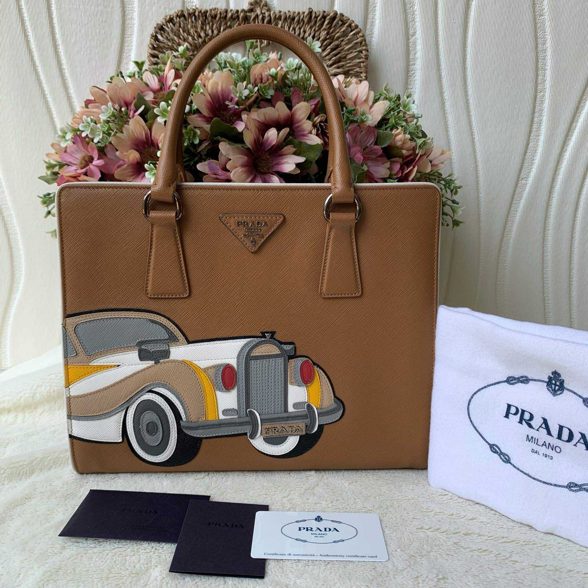 Prada Hardal Sarısı Araba