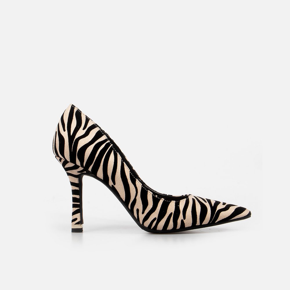 KENNETH COLE รองเท้าส้นสูงผู้หญิง รุ่น ROMI PUMP สีดำ/ครีม ( HEL - KL22ROP08-981 )