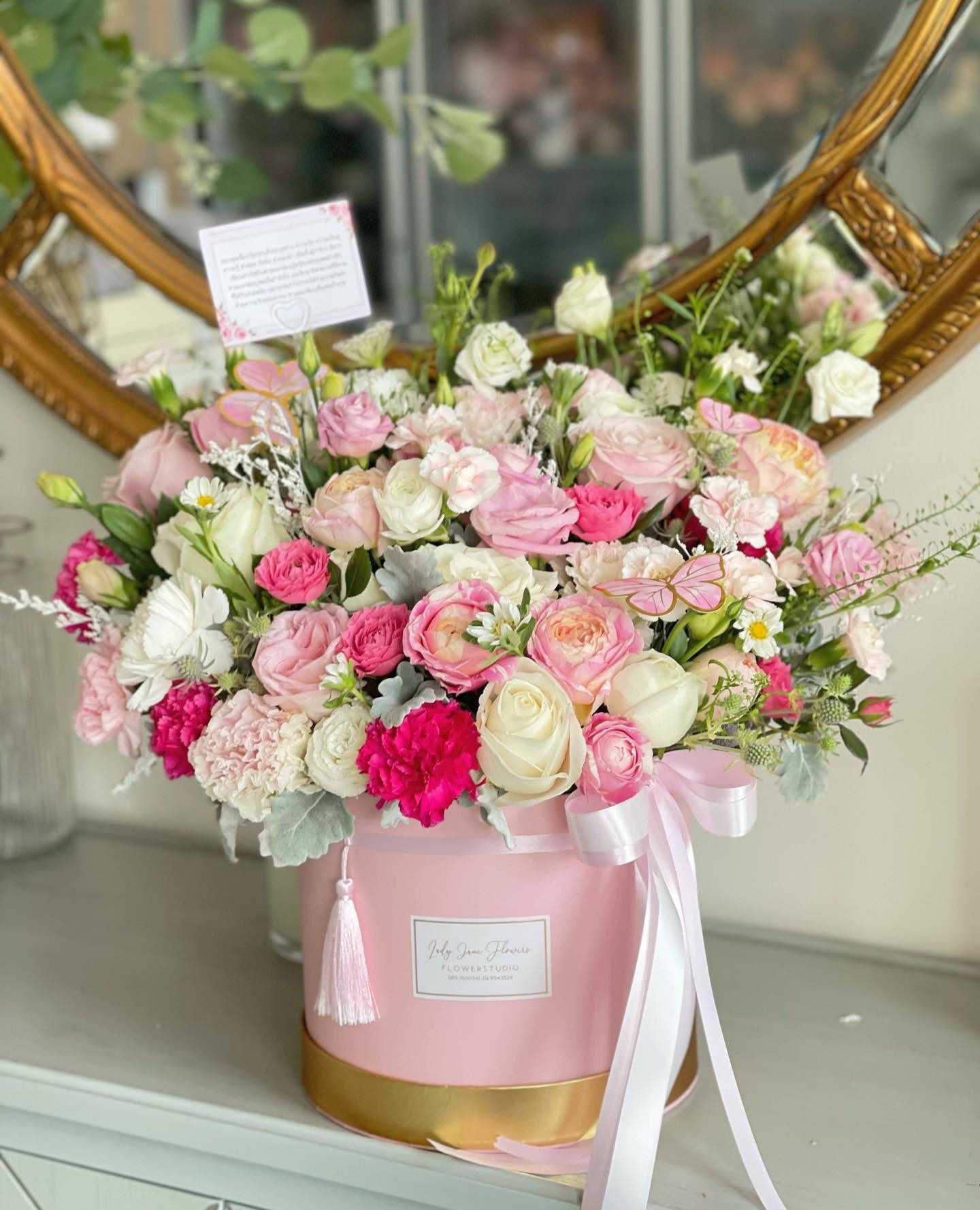 ิิbucket flowers