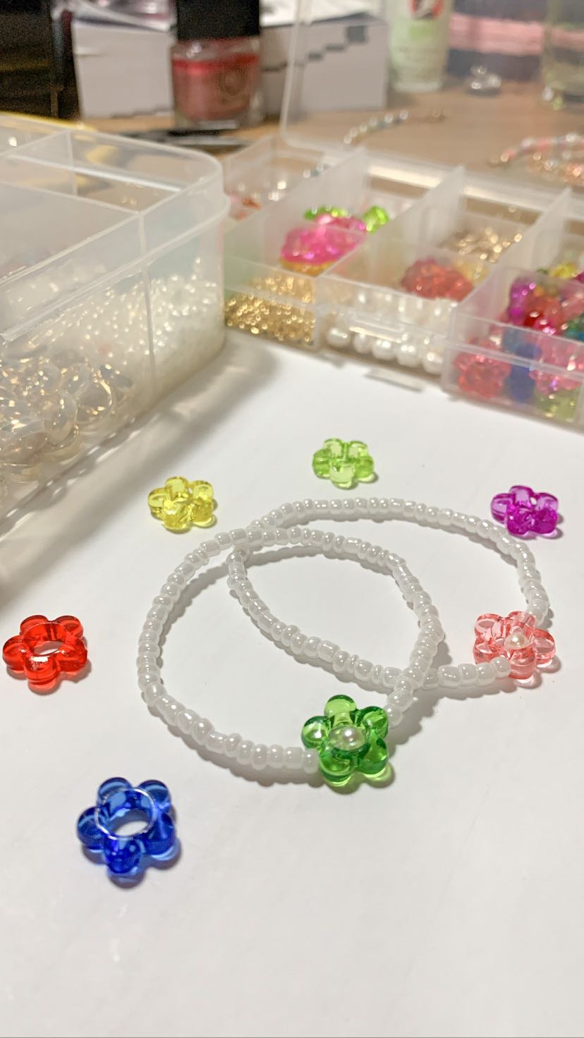 สร้อยข้อมือลูกปัดดอกไม้🌈✨