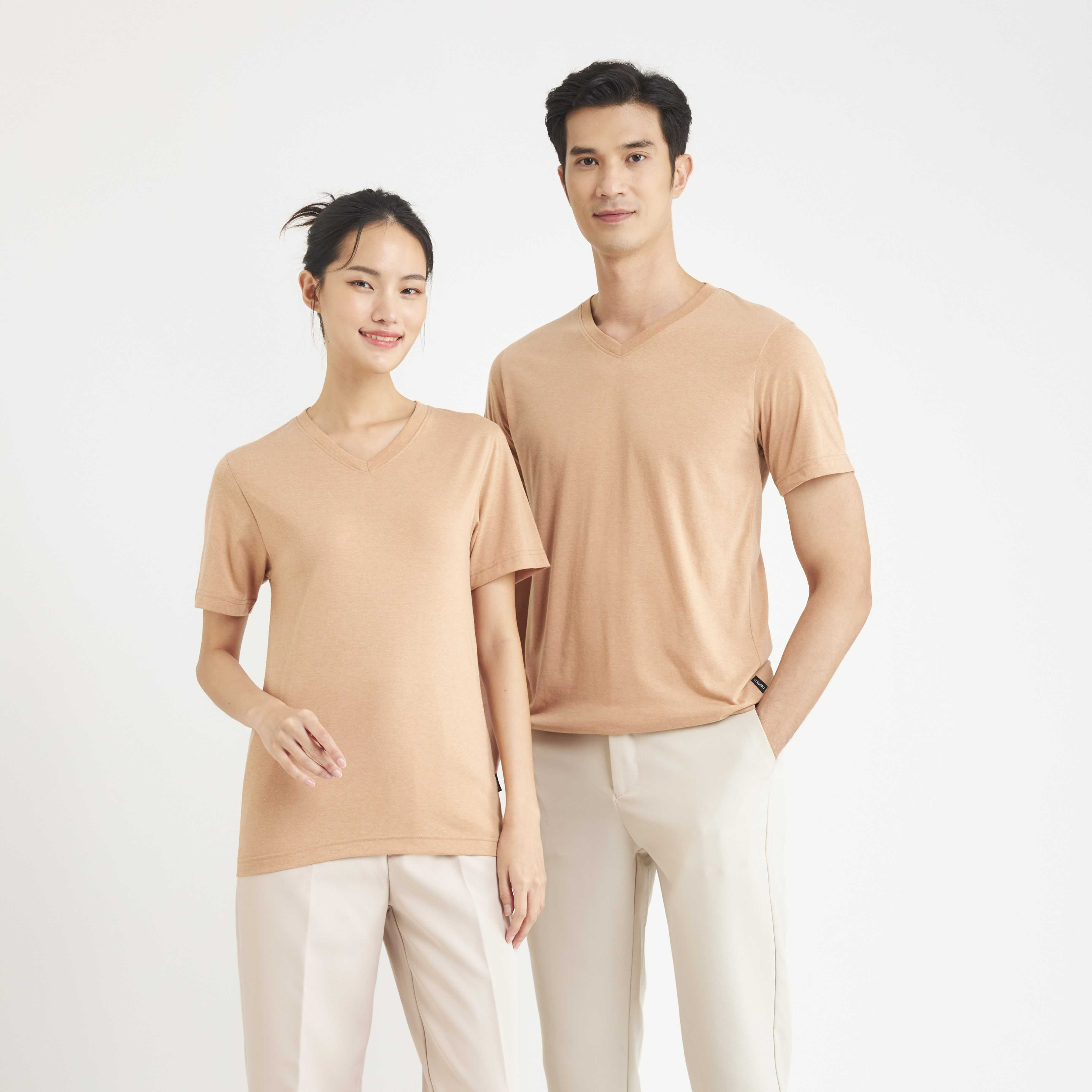 Yuedpao เสื้อยืด เสื้อยืดสีพื้น เสื้อยืดสีพื้นคอวี รุ่น Ultra Soft Non-Iron คอวี_Macchiato