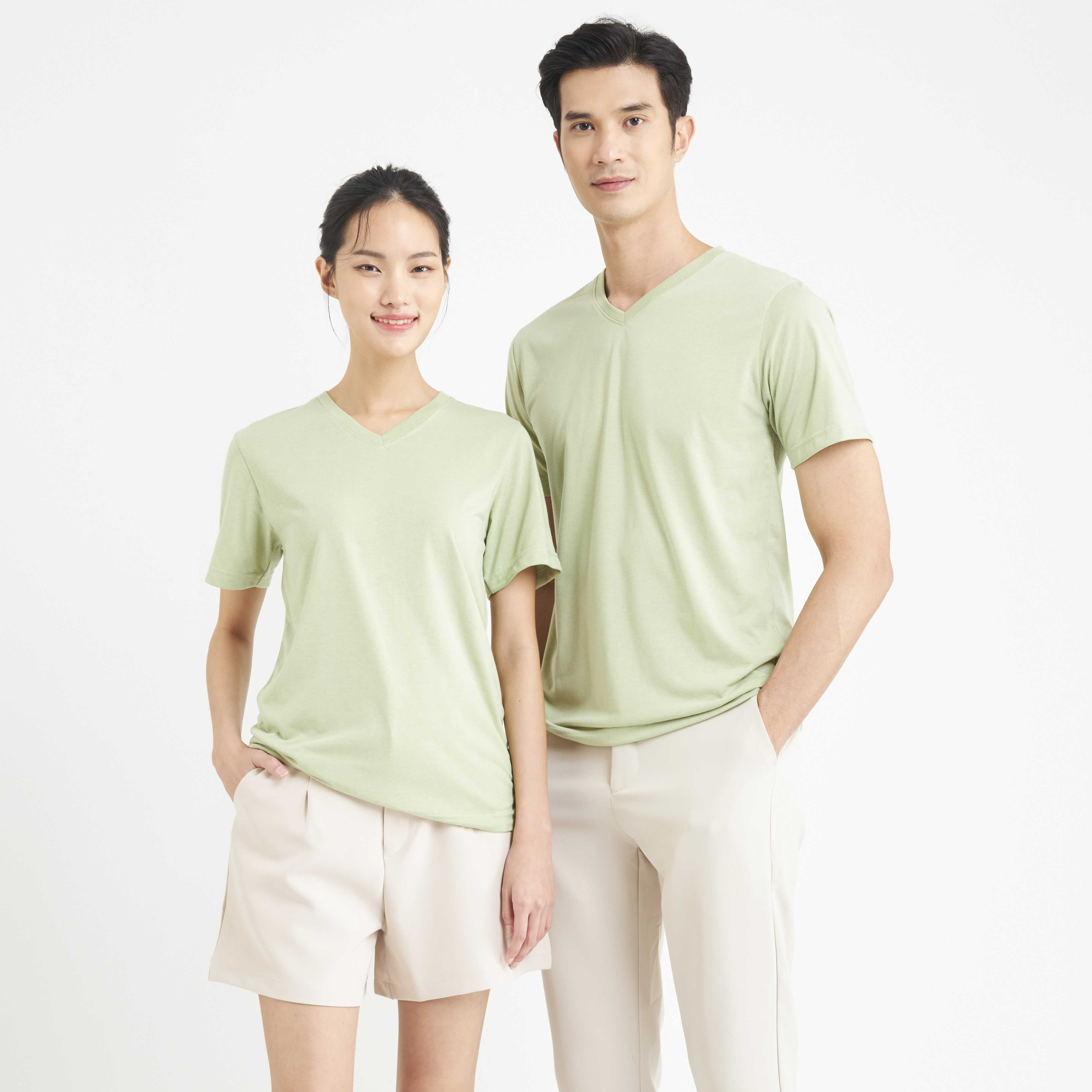 Yuedpao เสื้อยืด เสื้อยืดสีพื้น เสื้อยืดสีพื้นคอวี รุ่น Ultra Soft Non-Iron คอวี_Avocado