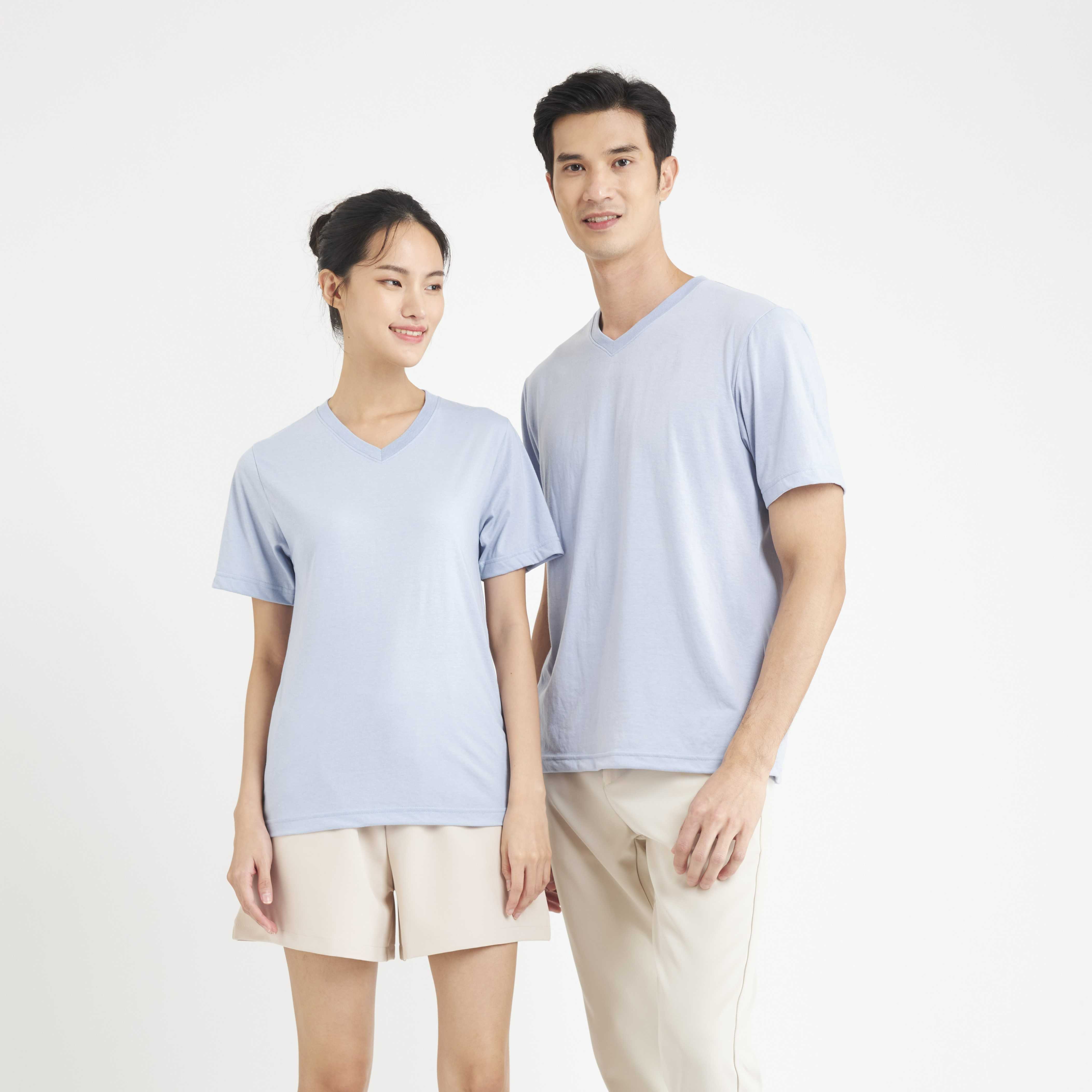Yuedpao เสื้อยืด เสื้อยืดสีพื้น เสื้อยืดสีพื้นคอวี รุ่น Ultra Soft Non-Iron คอวี_Blue Hawaii