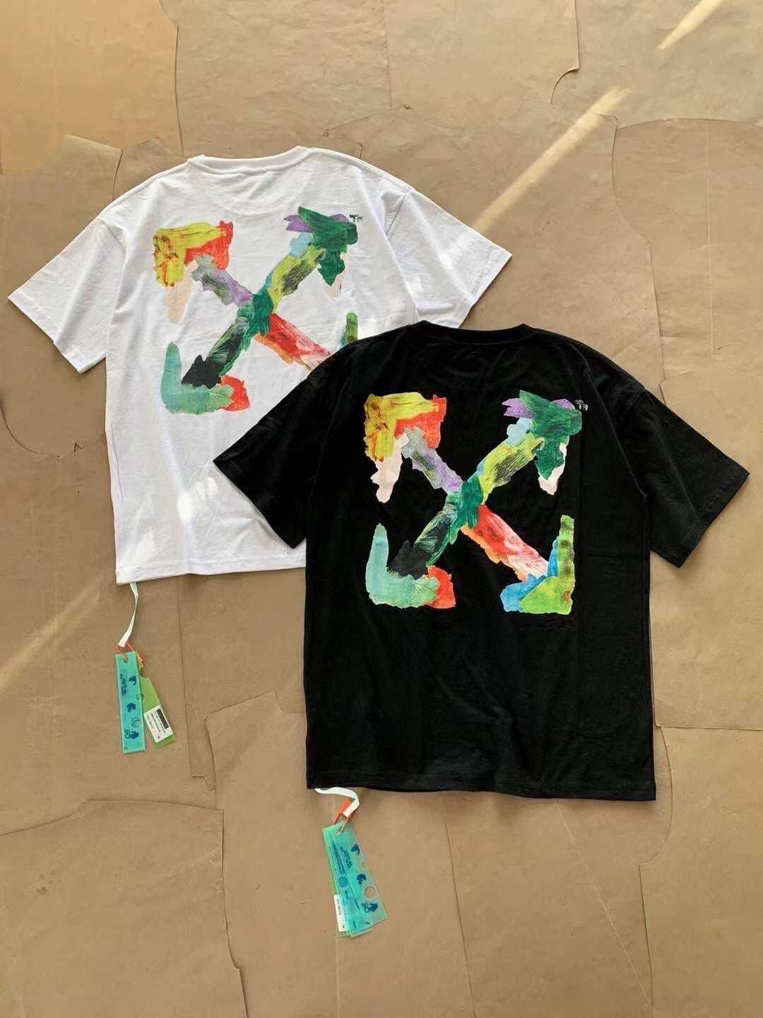 OFF-WHITE COTTON CREW-NECK T-SHIRT เสื้อยืดคอกลมแขนสั้น แบรนด์ออฟไวท์ สกรีนรูปลูกศรไขว้ด้านหลัง