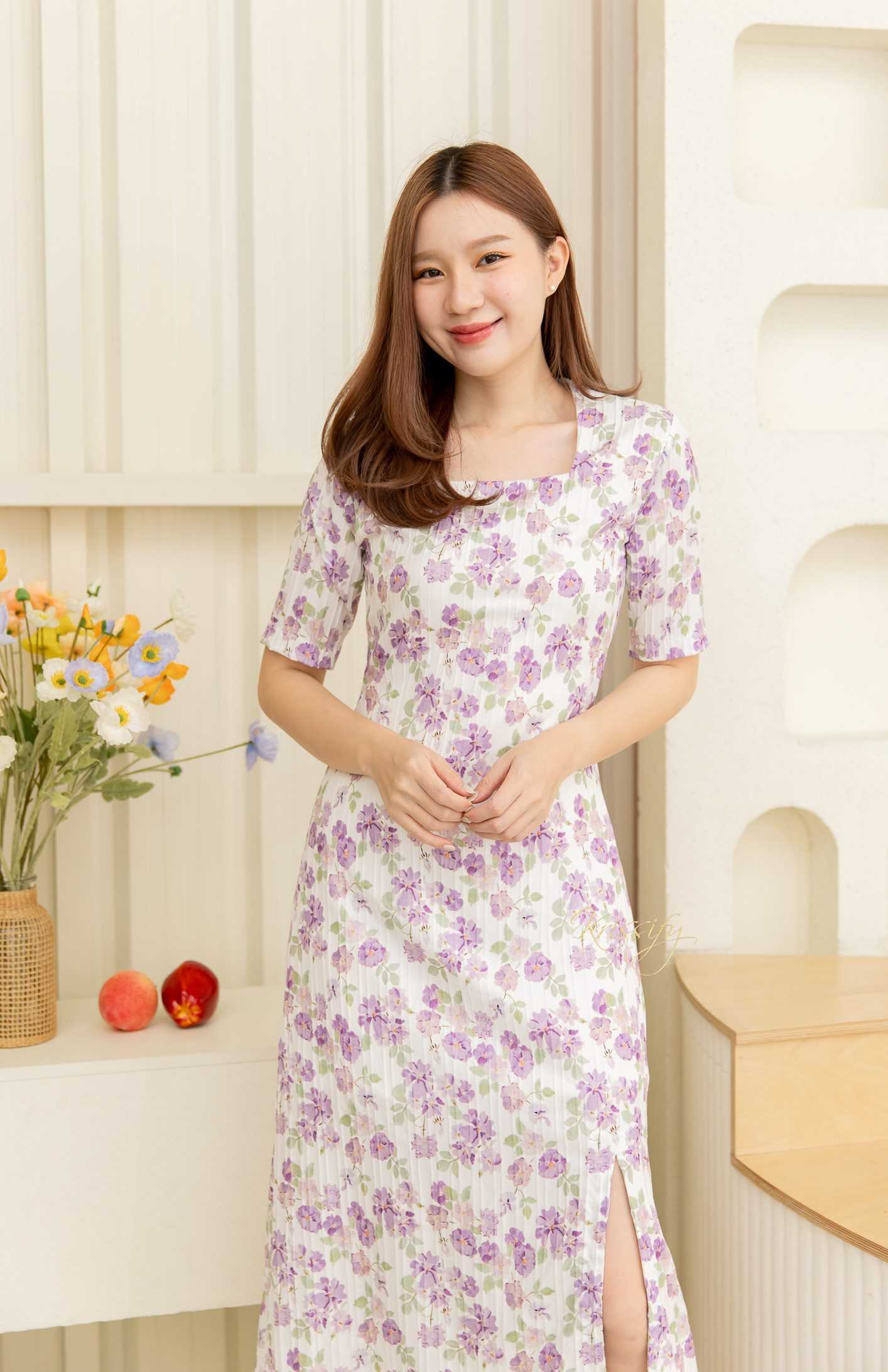 D23-005 : Coral / Purple เดรสคอเหลี่ยม ลายดอกไม้ แขนสั้น กระโปรงยาวทางเอ ผ่าหน้าซ้าย