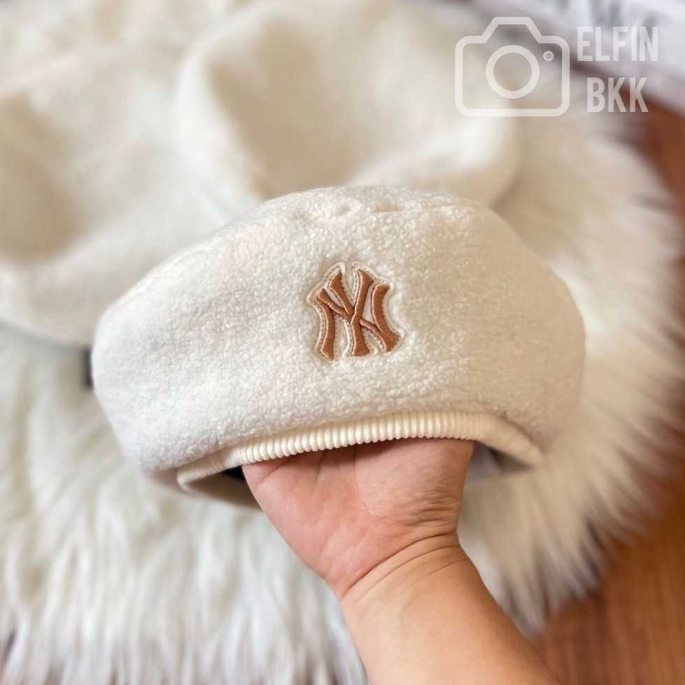 MLB Fleece Beret หมวกเบเร่ต์ หมวกขนนุ่ม สีขาวครีม NY ทอง