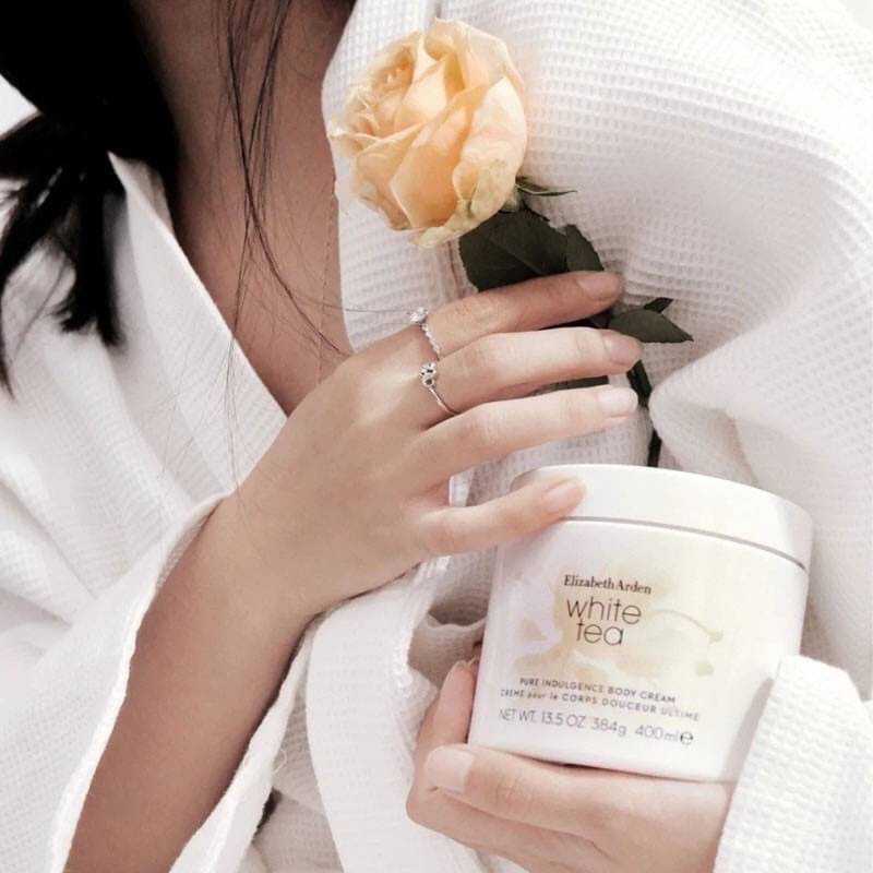 ครีมบำรุงผิวกาย ELIZABETH ARDEN  White Tea Pure Indulgence 400 ml 