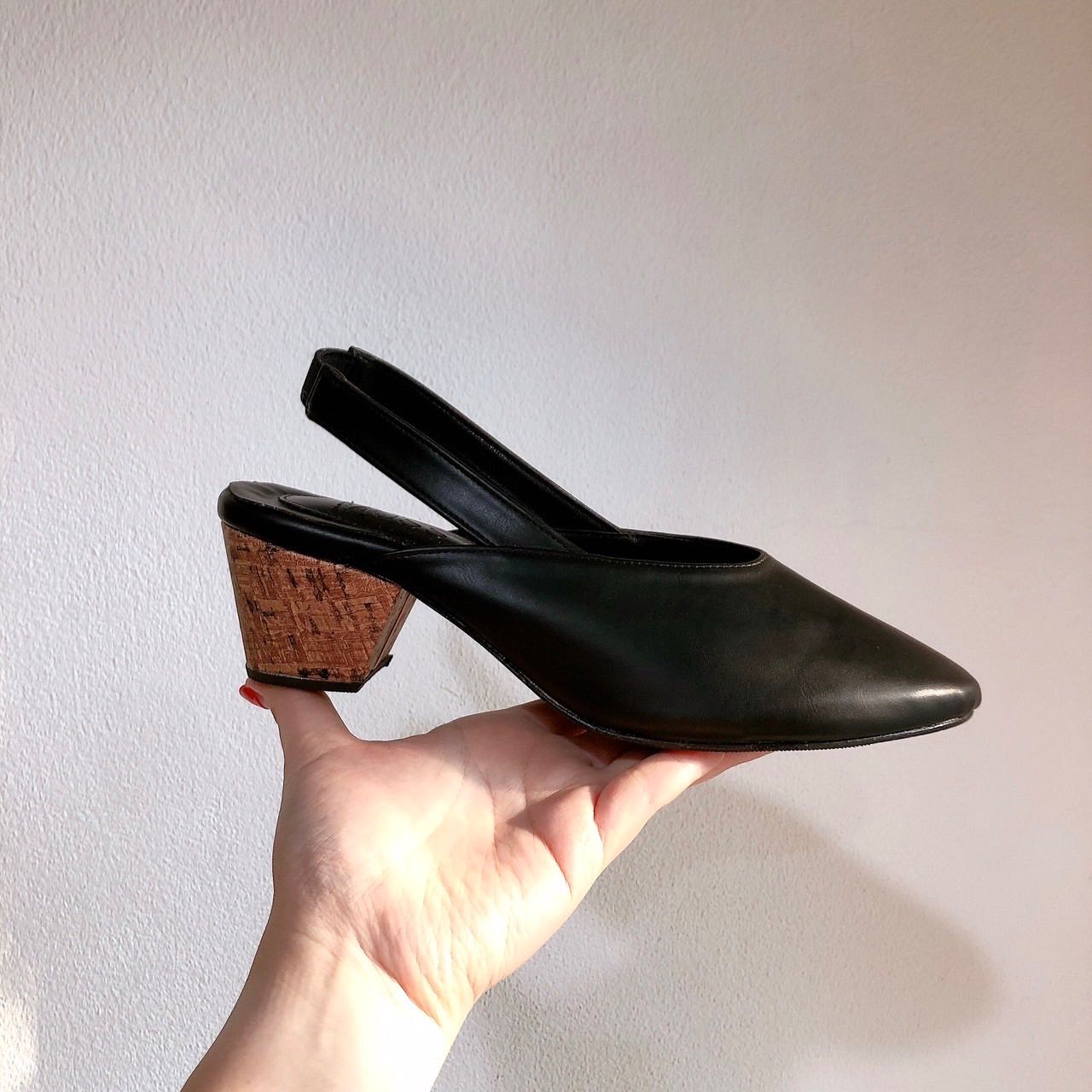 Signature M. CORK Heels สีดำ 🖤 จาก “mosstories collection