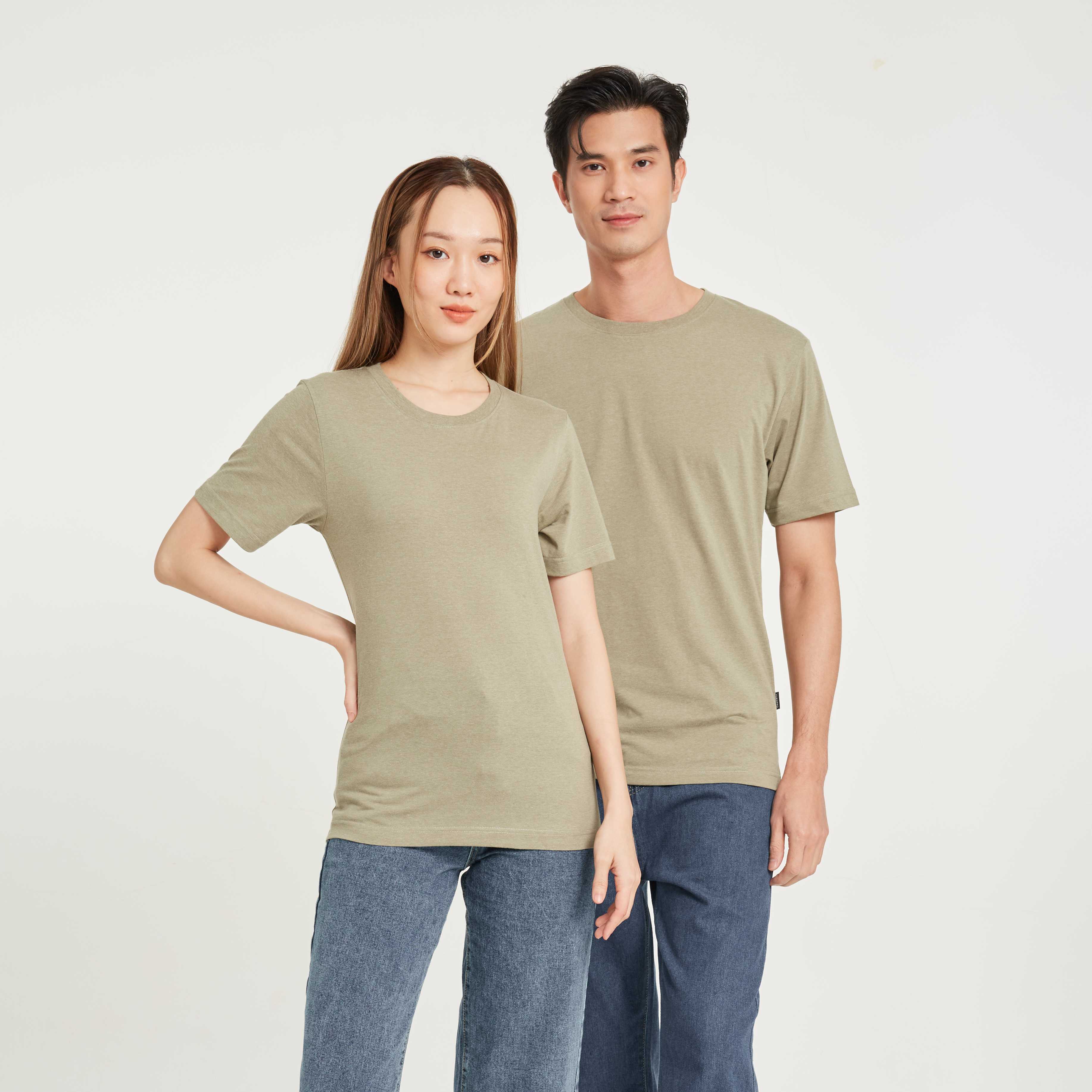 Yuedpao เสื้อยืด เสื้อยืดสีพื้น เสื้อยืดสีพื้นคอกลม รุ่น Ultra Soft Non-Iron คอกลม_Olive