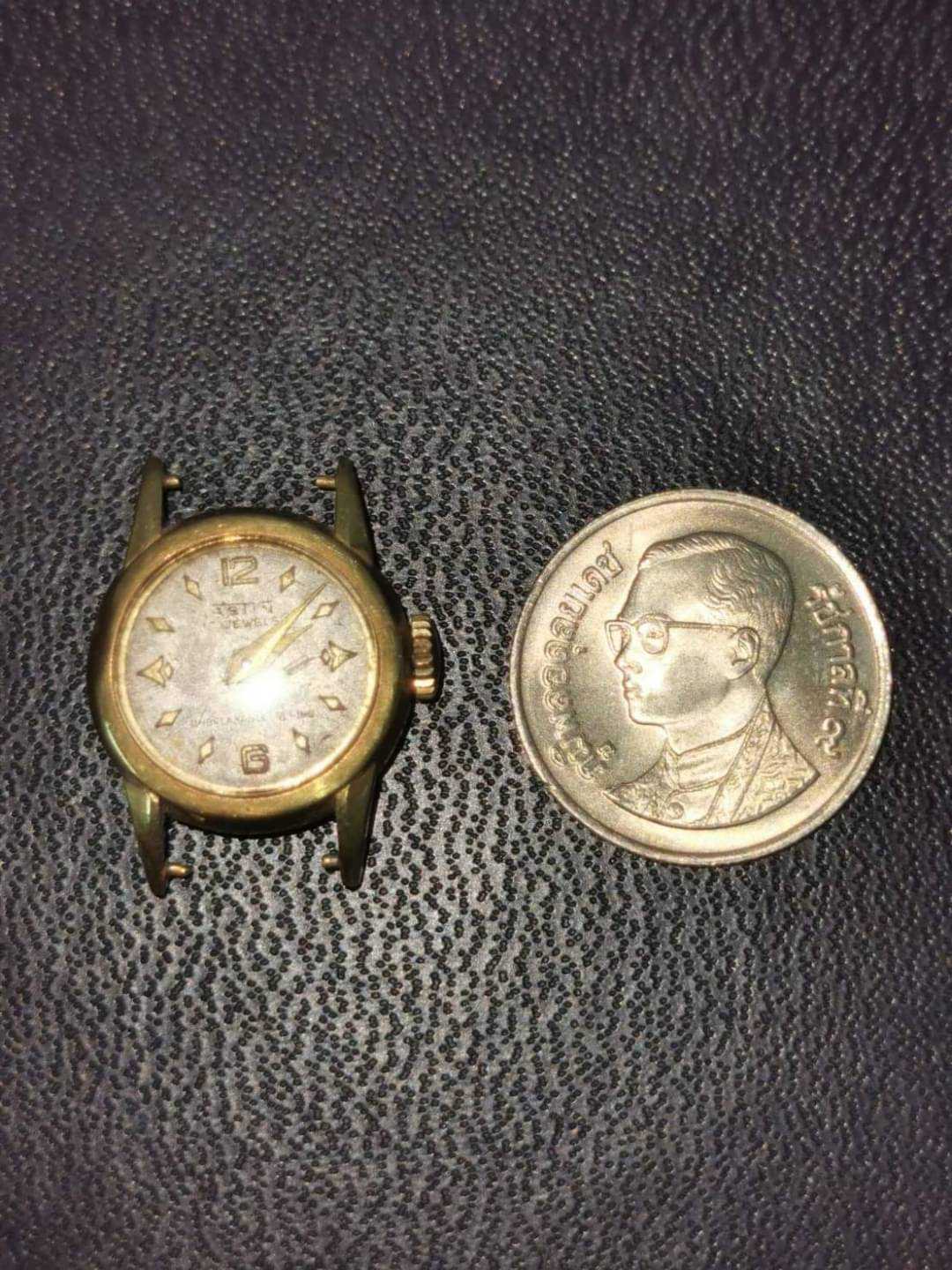 นาฬิกาเก่า เรือนทอง 14K ยี่ห้อ Astin เก่าเก็บ หายาก ทองตันๆ น้ำหนัก 5.3 กรัม เดิมๆ เรือนเล็ก น่าสะสม