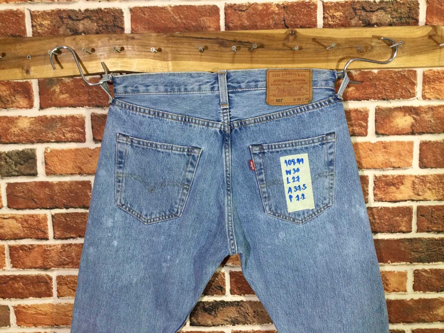 รหัส10849 Levi's501 BigE Levi's Premium  (ป้ายหนัง)Made in Pakistan  เลขกระดุม8520 วัดจริง เอว30