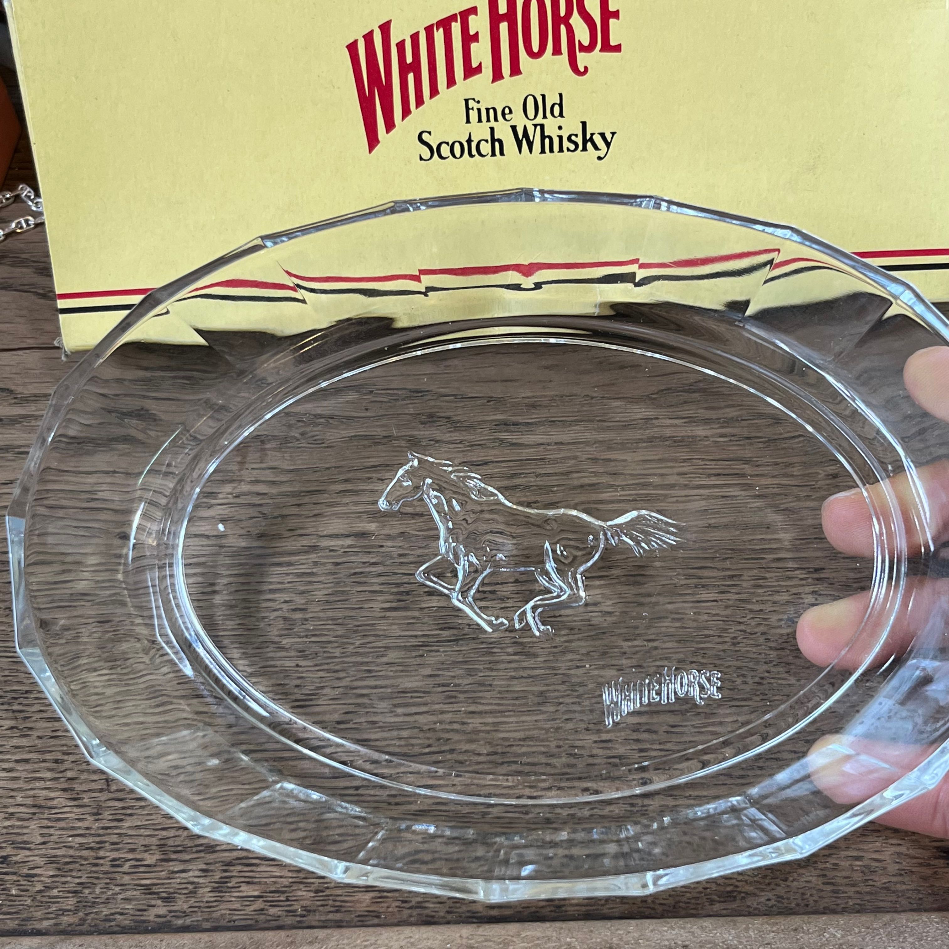จาน วินเทจ White Horse  