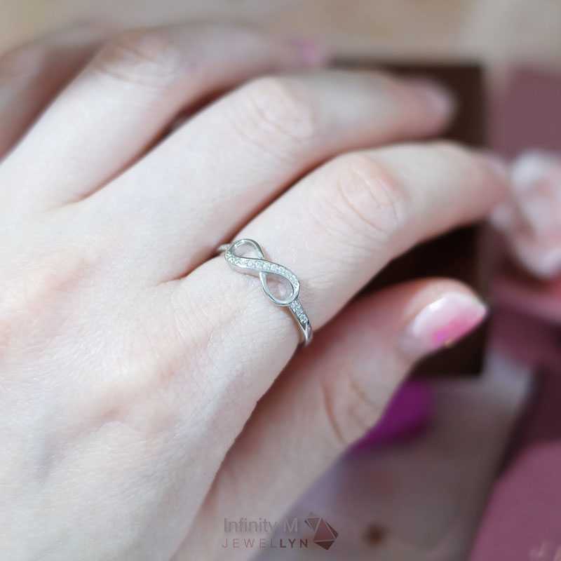 Infinity (M) Ring