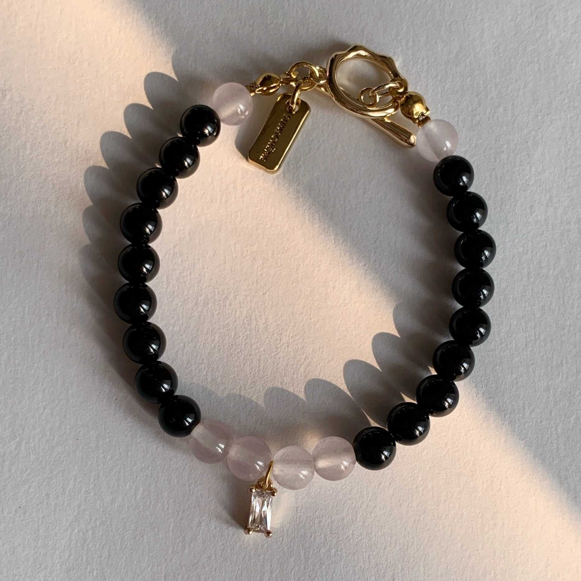 PROTECTION BRACELET: ปกป้องคุ้มครองจากอันตราย เหมาะกับคนที่หวาดระแวง ไม่ไว้ใจสิ่งรอบตัวหรือคนรอบข้าง