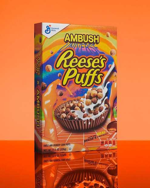 Reese’s Puffs Get Dressed in AMBUSH กล่องซีเรียลรุ่นลิมิเต็ด ท่องโลกอวกาศในยามเช้า น้ำหนัก 326 g.
