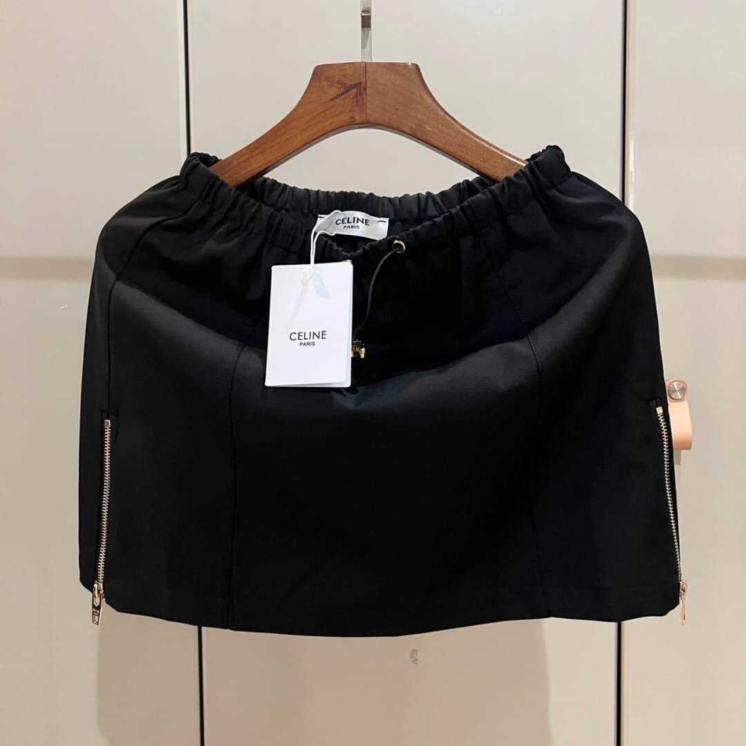 CELINE TRIOMPHE GOLD LOGO BLACK MINI SKIRT กระโปรงสั้นเอวยางยืด drawstring แบรนด์ซีลีน