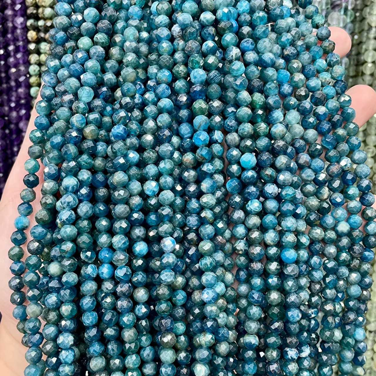 บลูอะพาไทด์ (Blue Apatite) 6 mm เจียเหลี่ยม เส้นยาว