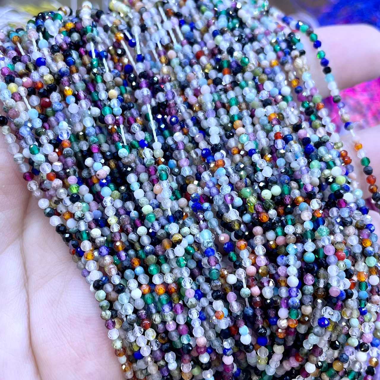 รวมหิน (Mixed Gems Stones) 2 mm เจียเหลี่ยม เส้นยาว