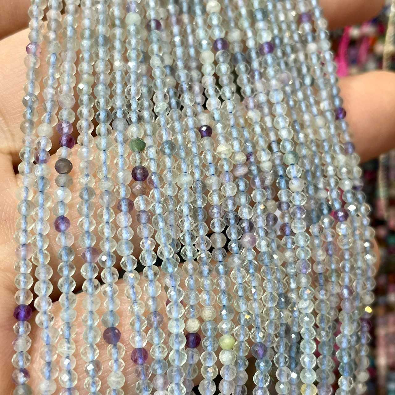 ฟลูออไรต์ รวมสี (Mixed Fluorite) 2 mm เจียเหลี่ยม เส้นยาว