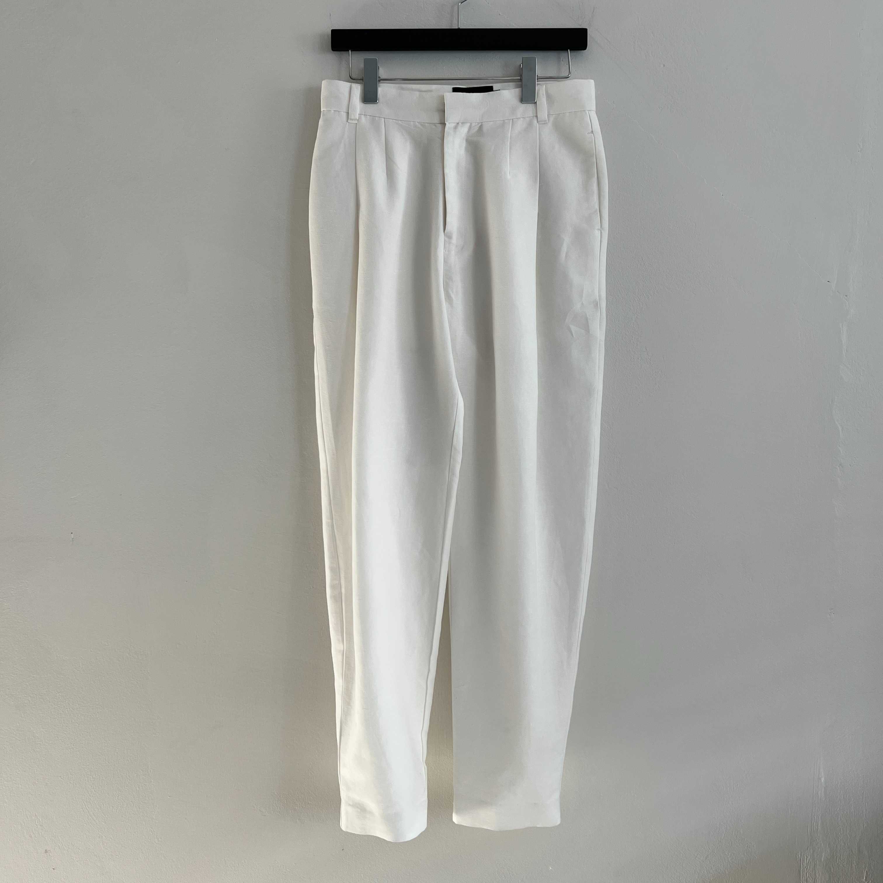 PLEATED LINEN TROUSERS