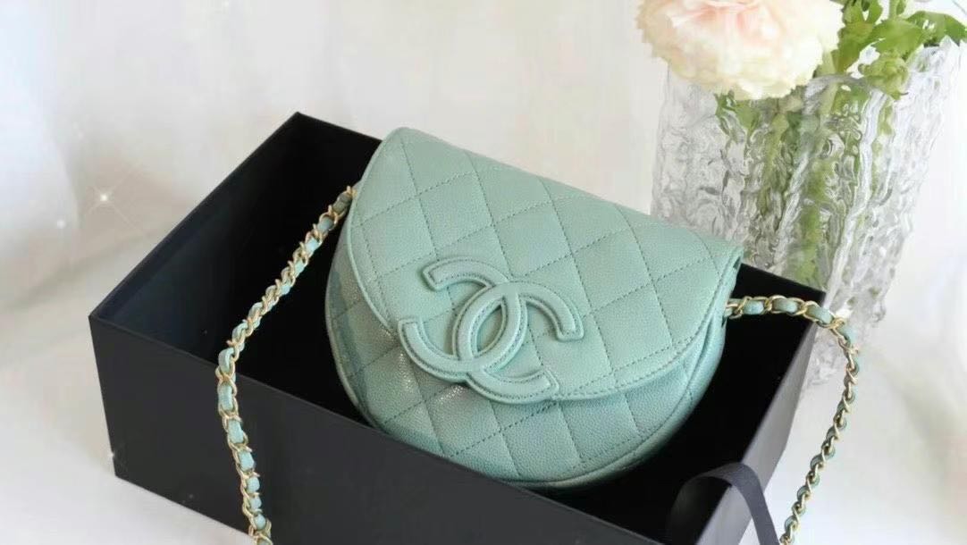 CHANEL 23P mini messenger Mint caviar
