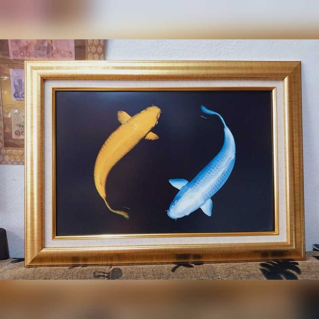 กรอบรูปปลาเงินปลาทองมงคล กรอบ 2 ชั้น อะครีลิคตัดเงา ลดการสะท้อนเงา ทำให้ภาพคมชัด