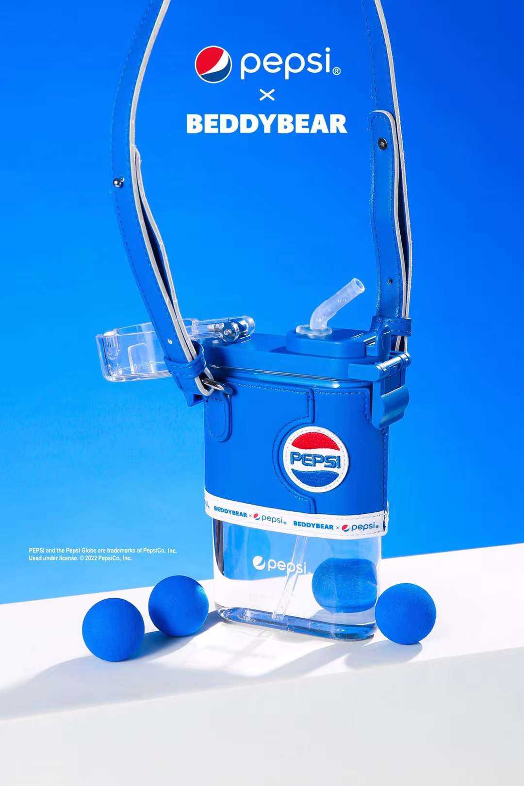 BeddyBearXPepsi กระติกน้ำใสไตรตัน  ฝาหลอดดูดพร้อมปลอกหุ้มหนังและสายสะพาย  BB009PS-007 400 ml.