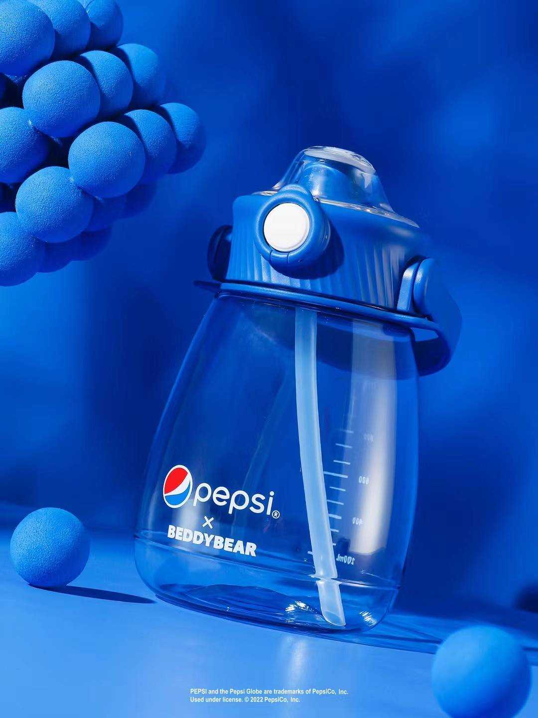 BeddyBearXPepsi กระติกน้ำใสไตรตัน  ฝากึ่งยกดื่ม พร้อมสายสะพาย BB010PS-007 ขนาด 1 ลิตร