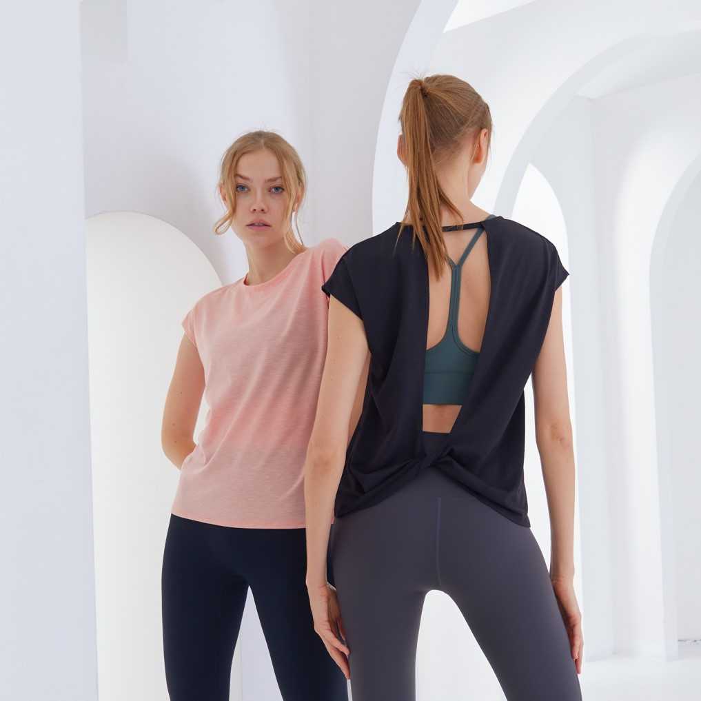 Twist Back Top