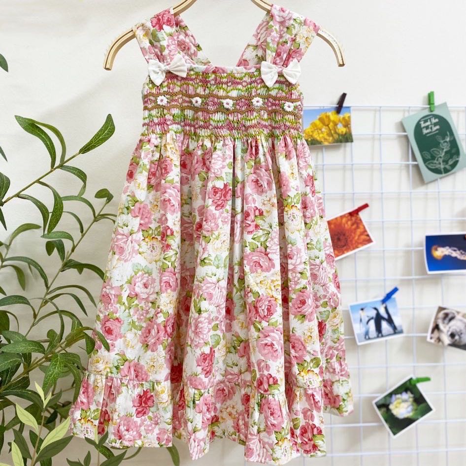 Rose garden smocked