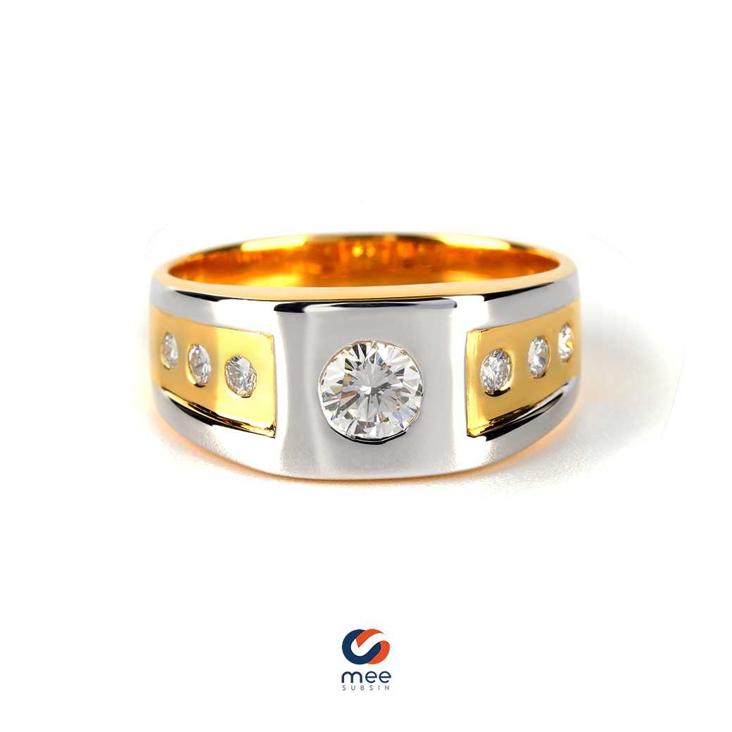 แหวนเพชรผู้ชาย 0.40 กะรัต น้ำ 96 ประดับเพชรบ่าข้างรวม 0.18 กะรัต ตัวเรือน 18k ทูโทน [RG230021]