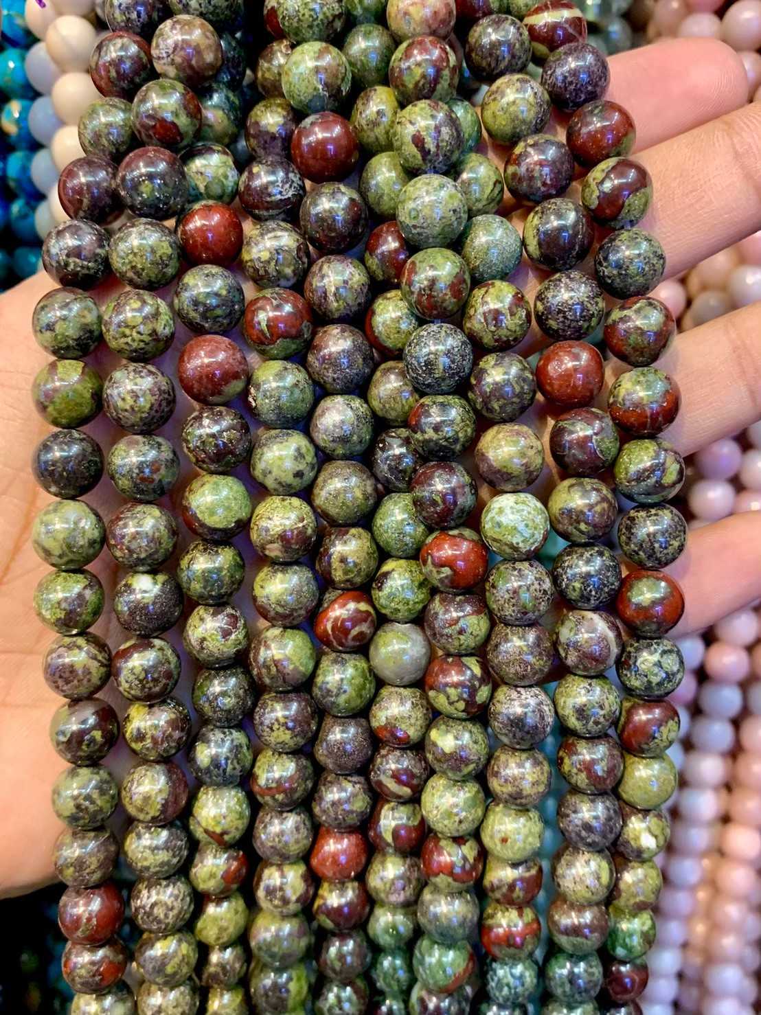เลือดมังกร (Bloodstone) ทรงกลม เส้นยาว