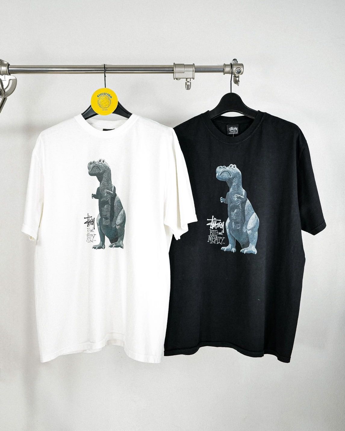 STÜSSY T-SHIRT