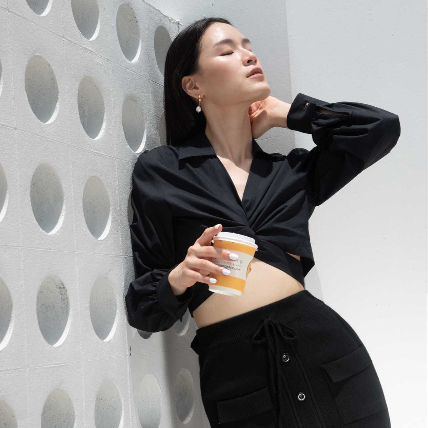 Aliotte -Tied waist shirt เสื้อเชิ้ตทรงป้ายผูกหน้า