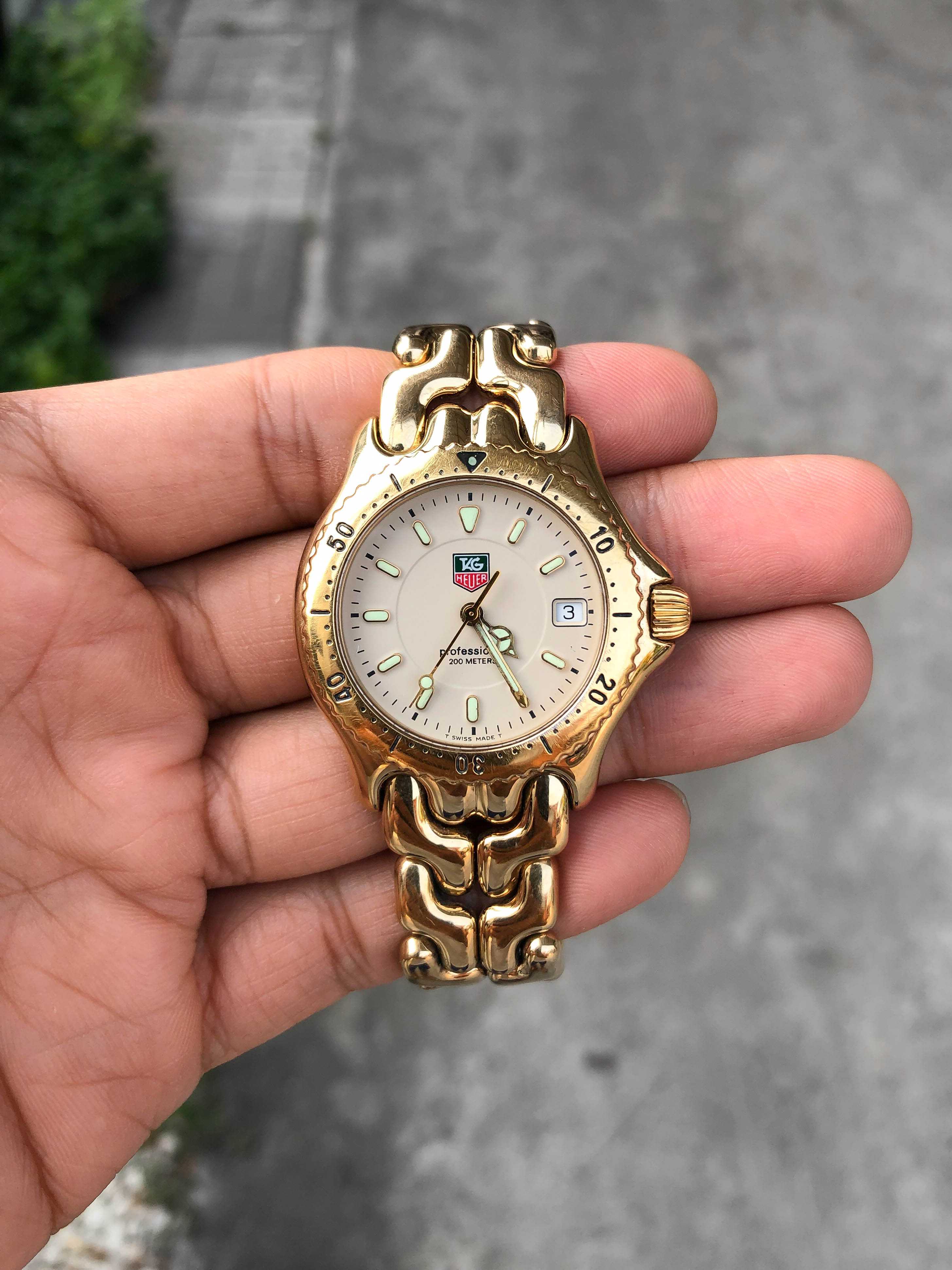 Tag Heuer ก้างปลา Boy Size Quartz เรือนทองล้วน หน้าครีม 2ชั้น