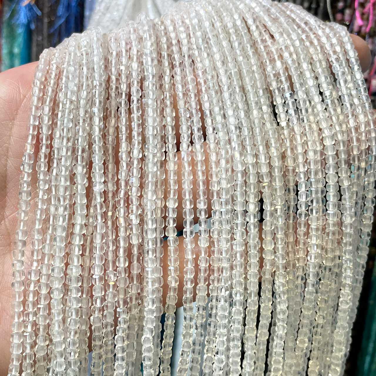 คริสตัล ควอตซ์ ควอตซ์ใส (Crystal Clear Quartz) ทรงลูกบาศก์ 2x2 mm เส้นยาว