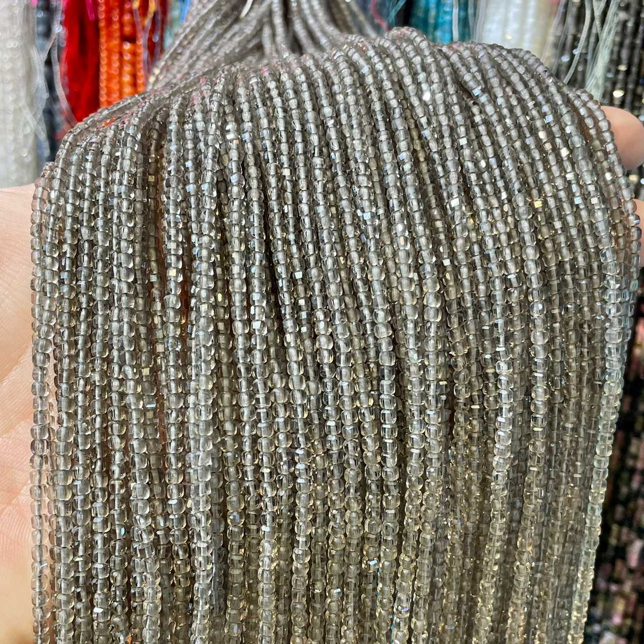 สโมคกี้ ควอตซ์ (Smoky Quartz) ทรงลูกบาศก์ 2x2 mm เส้นยาว