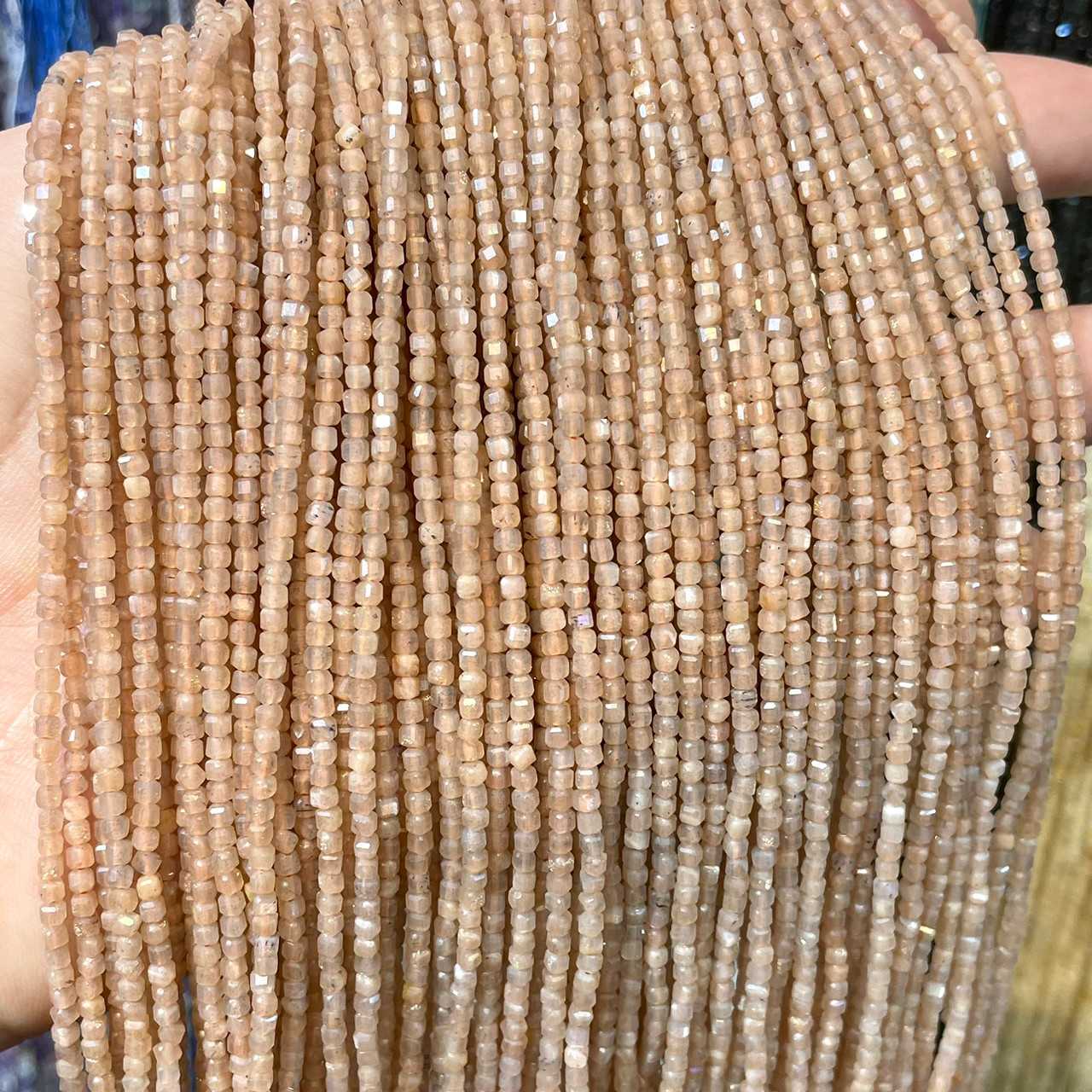 ซันสโตน (Sunstone) ทรงลูกบาศก์ 2x2 mm เส้นยาว