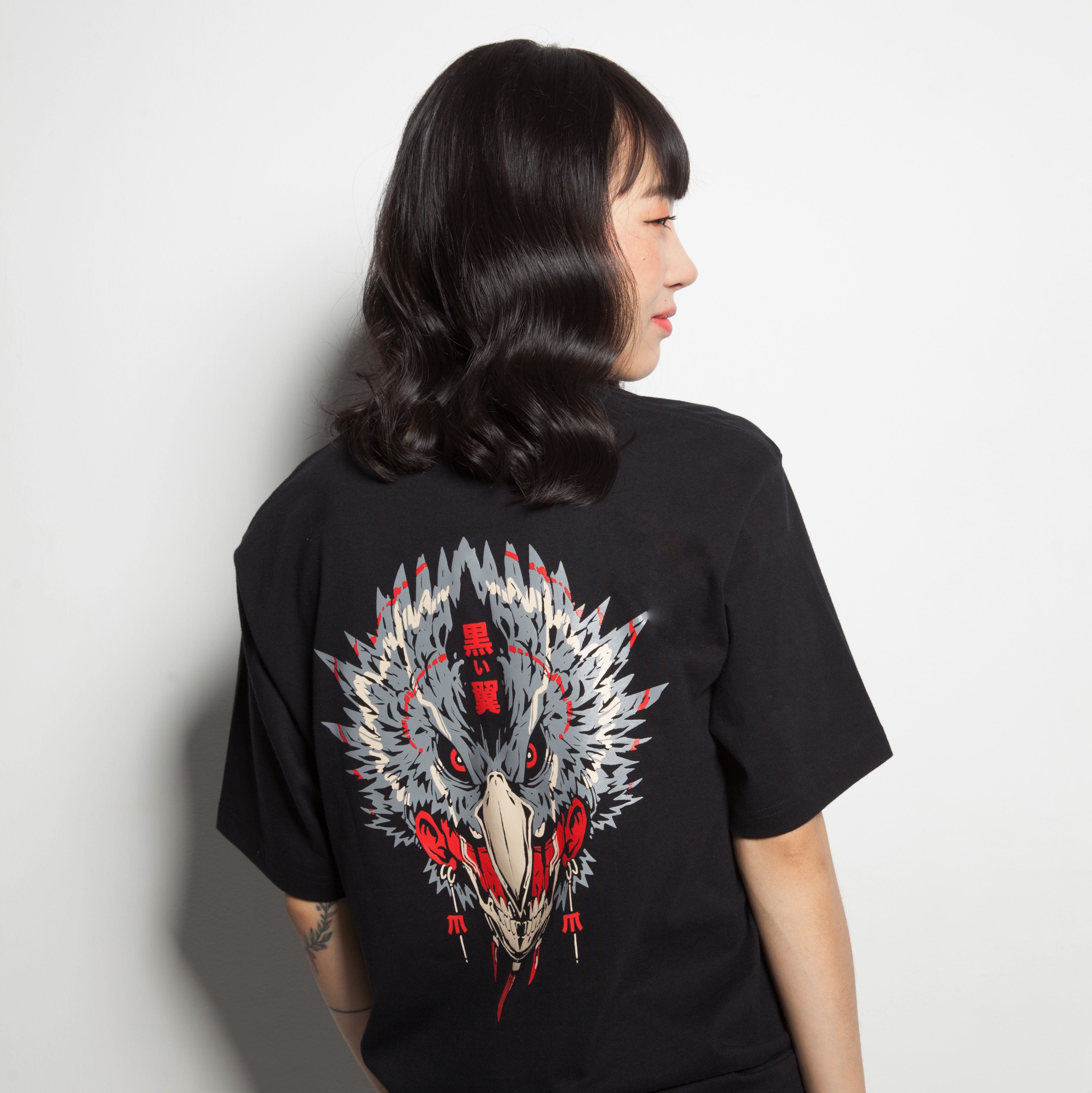 BLACK WING OVERSIZED TEE