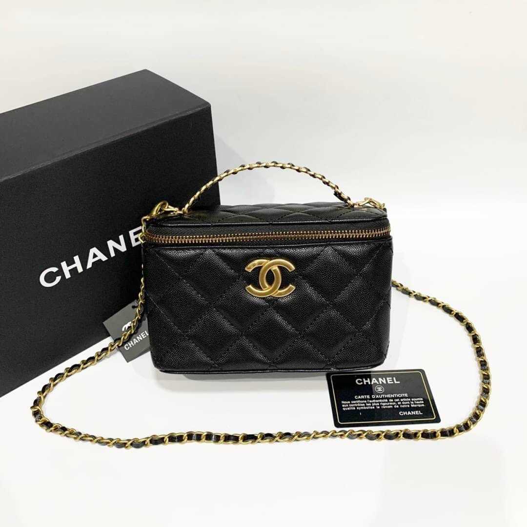 CHANEL COSMETIC CROSSBODY BAG กระเป๋าสะพายไหล่ แบรนด์ชาแนล ใส่เครื่องสำอางค์ สายสะพายยาว