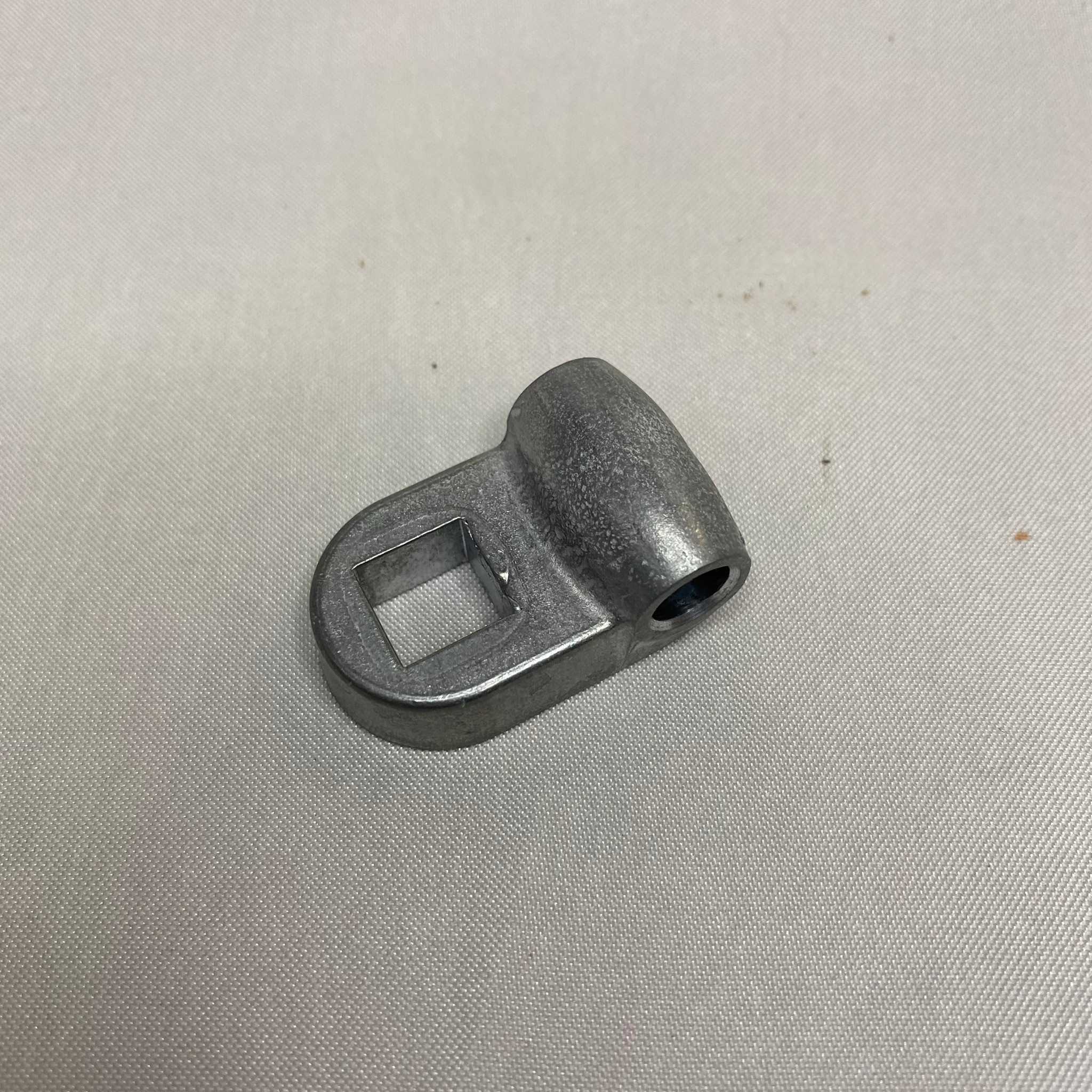 RS18-RS35 Hinge block for Washer Extractor (526182) -AA