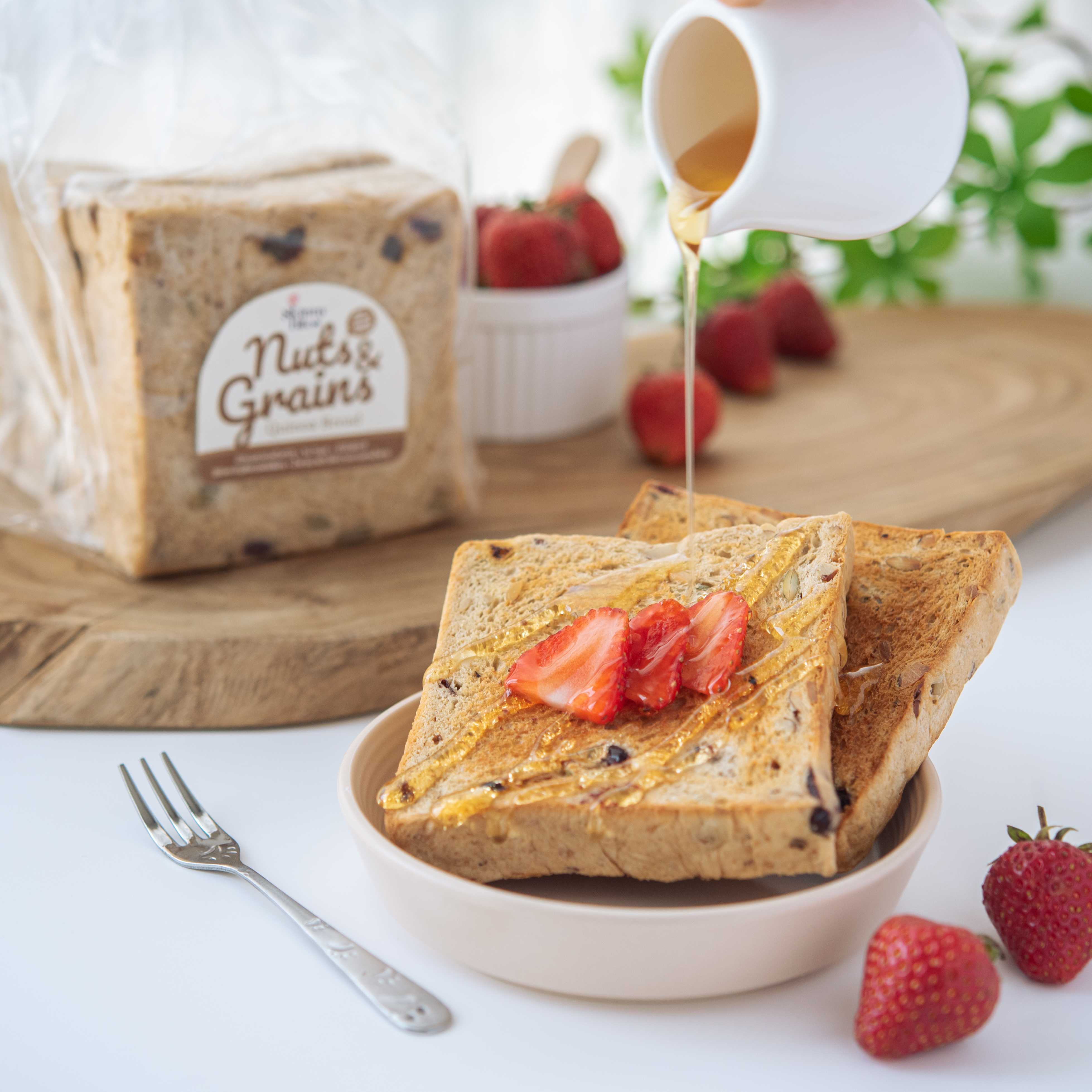 Nuts & Grains Quinoa Bread โฮลวีตนัทส์แอนด์เกรนส์ควินัวเบรด