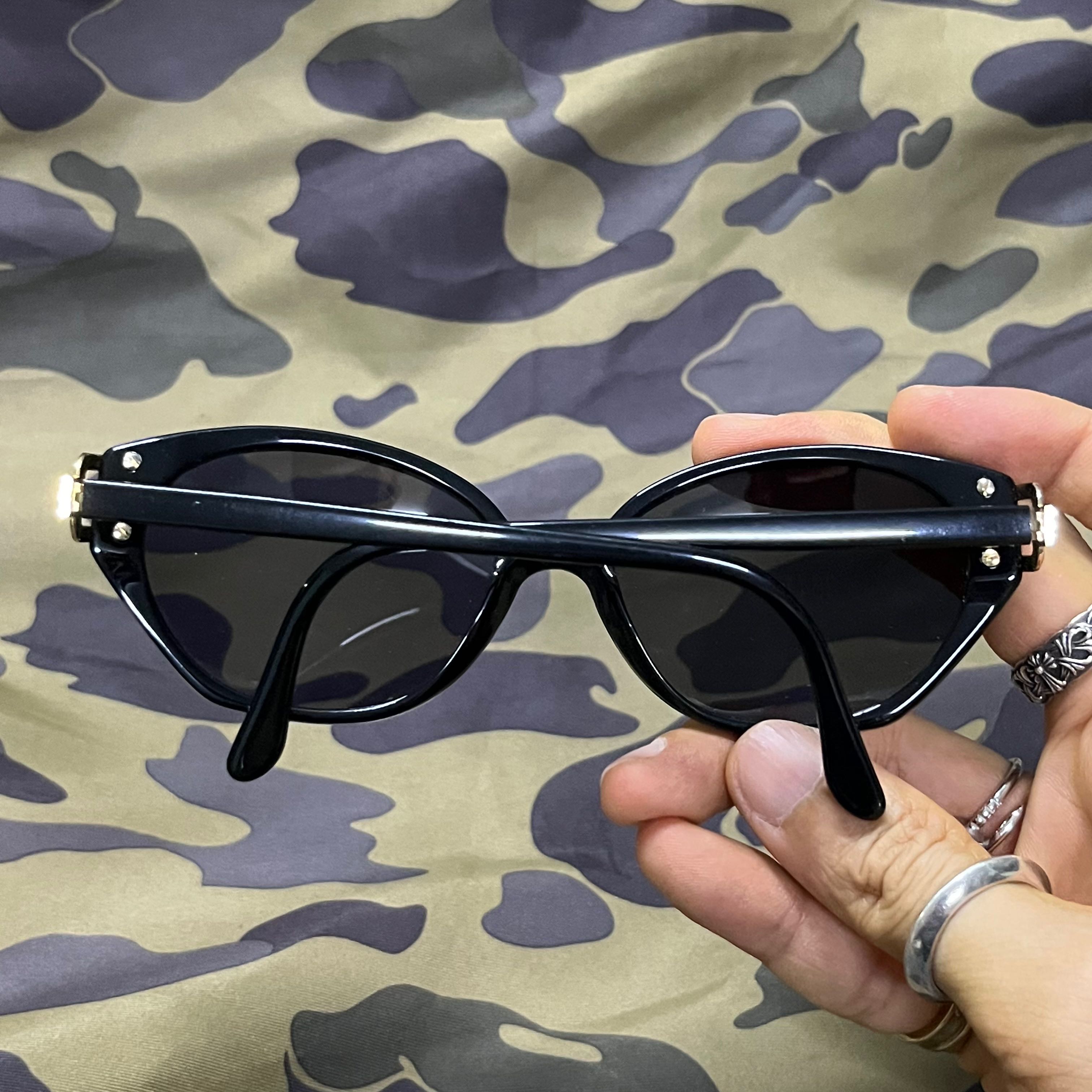 แว่นกันแดด Luxottica ขนาด52มม. กรอบกว้าง140มม. 