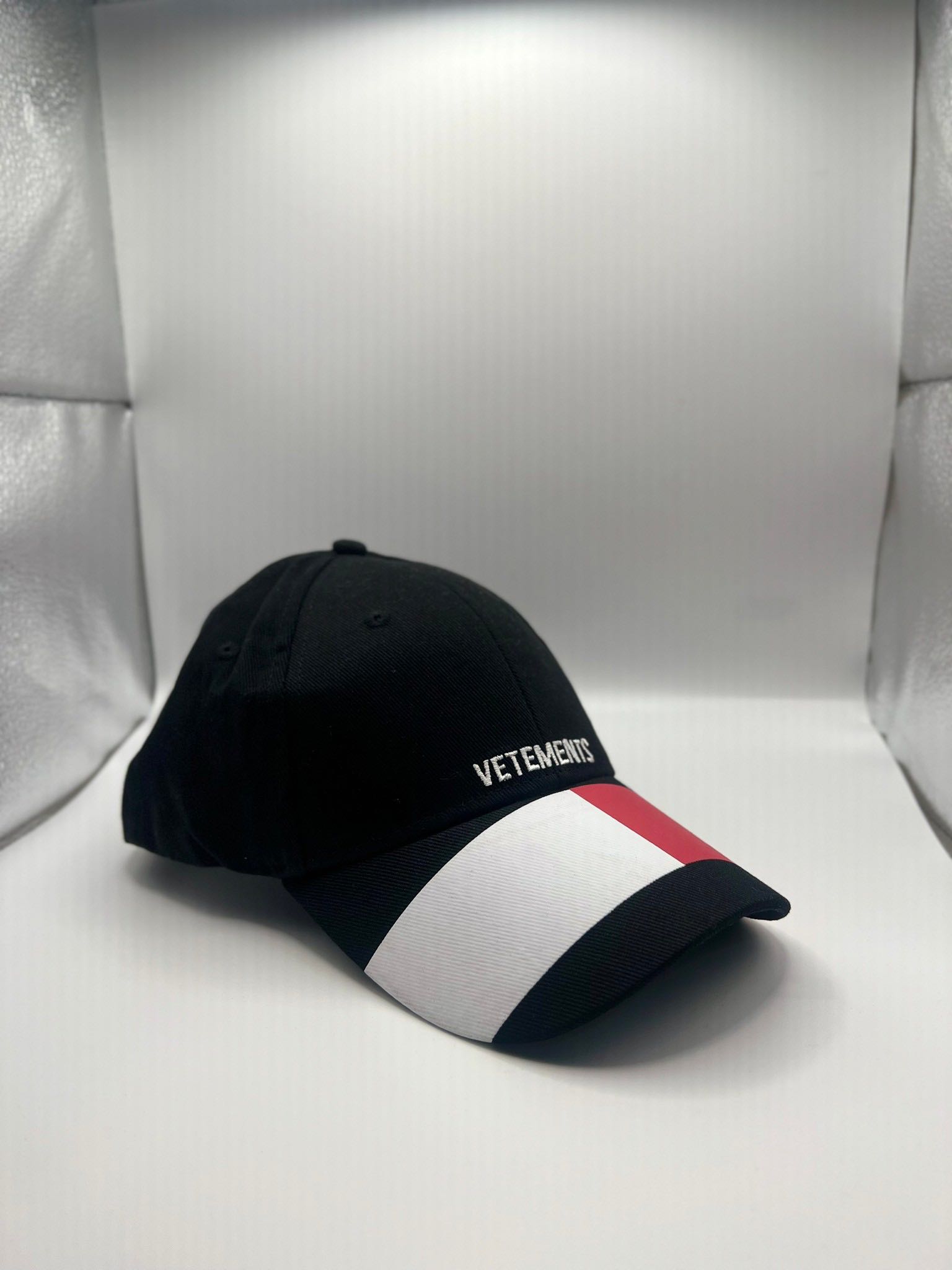 (พร้อมส่ง) VTM X TOMMY CAP  (NOBOX)