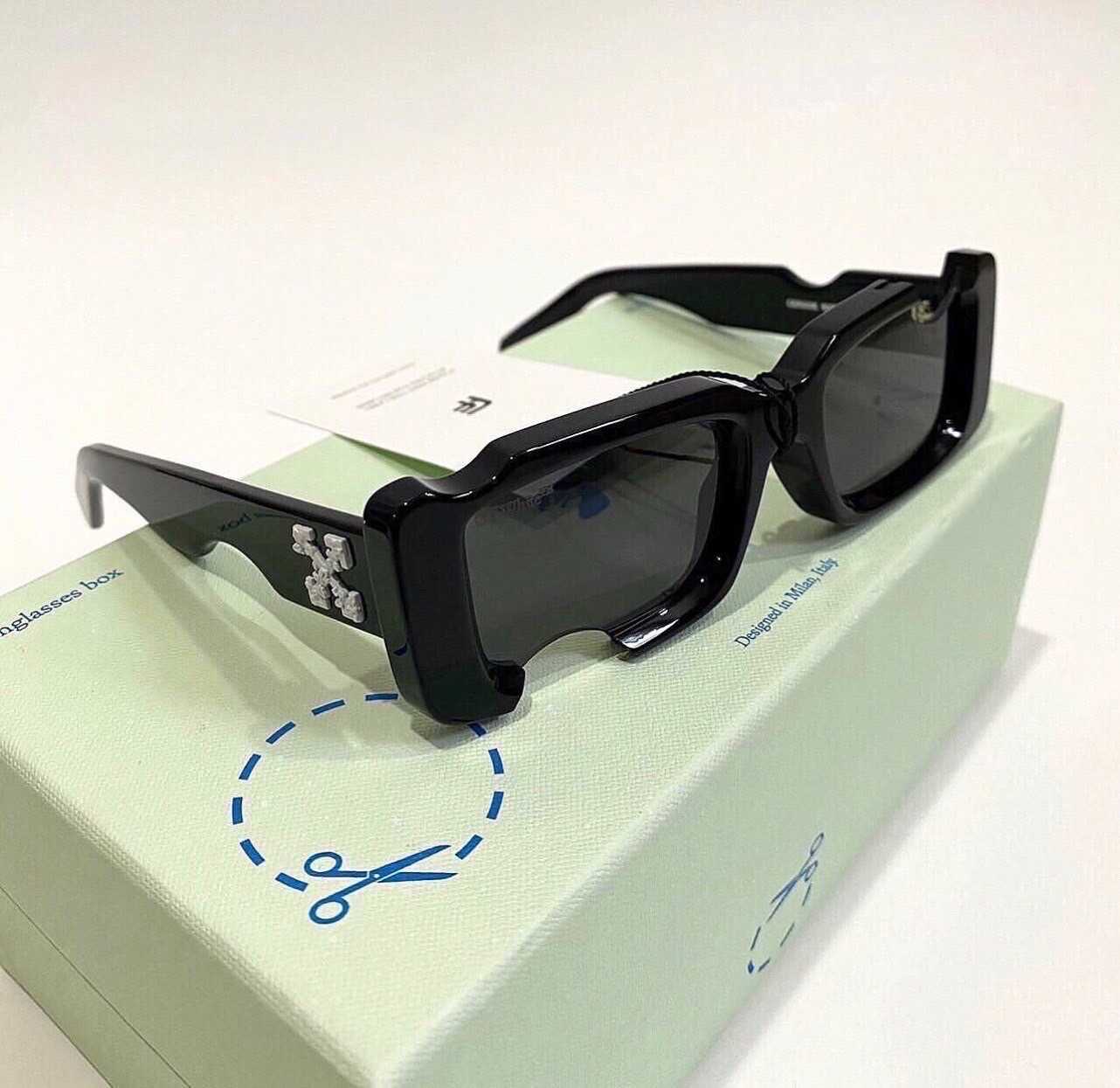 📌(ทักเชทก่อนสั่งซื้อ)   OFF-WHITE SUN GLASSES 