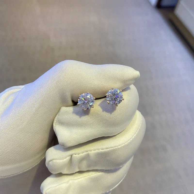 1 carat 6.5mm stud earrings