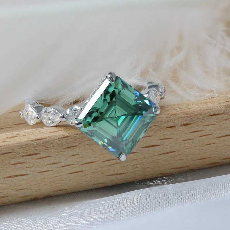 emerald cut diamond ring