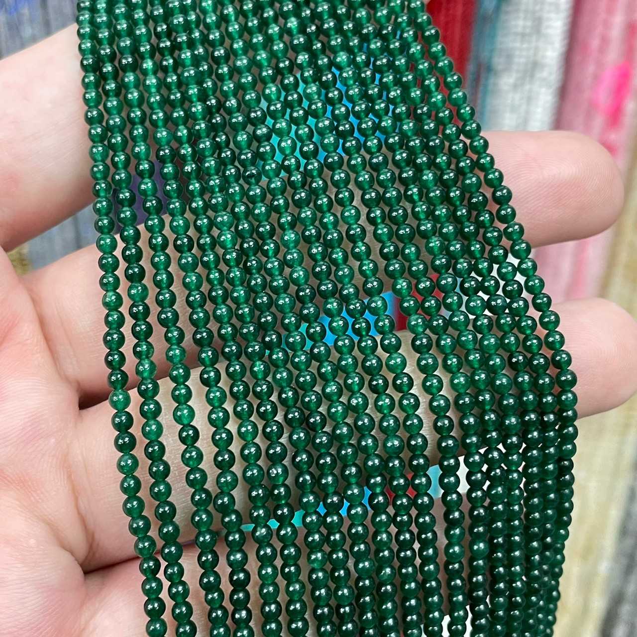 คาซิโดนี สีเขียว (Green Chalcedony) ขนาด 2 mm ทรงกลม เส้นยาว