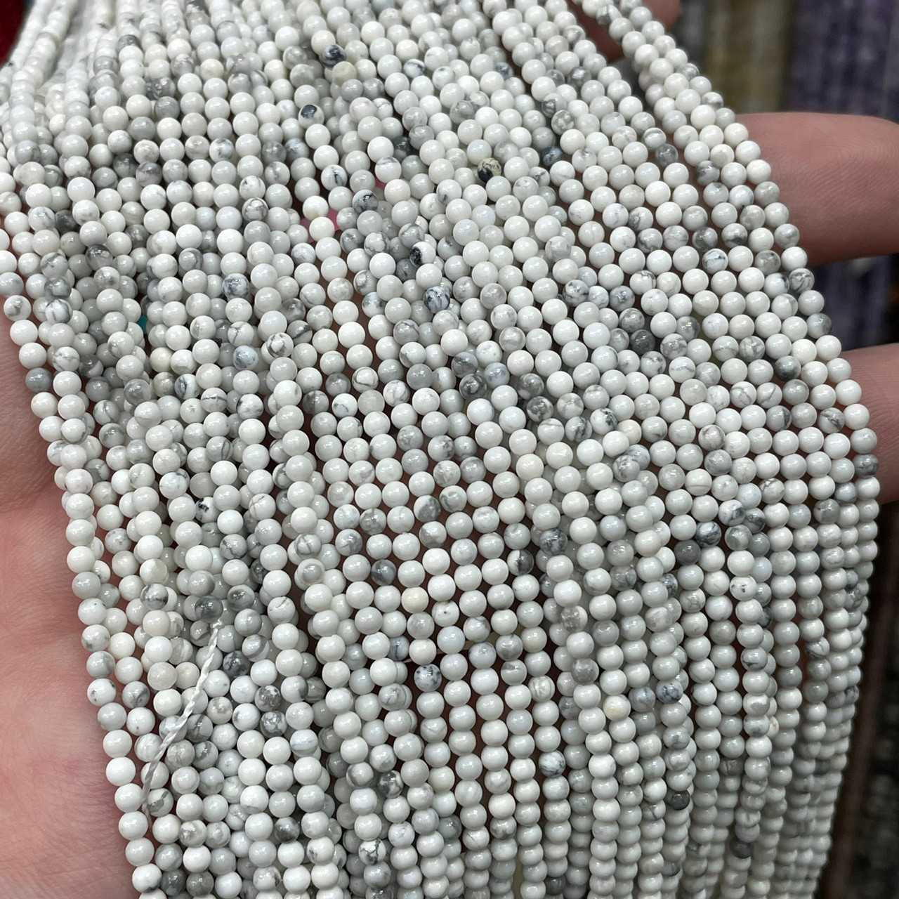 ฮาวไลท์ (Howlite) ขนาด 2 mm ทรงกลม เส้นยาว